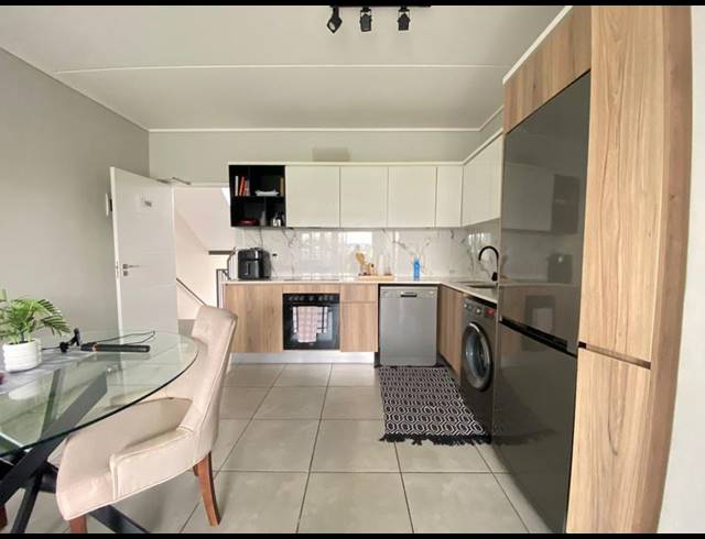 2 BEDROOM APARTMENT FOR SALE IN WATERFALL